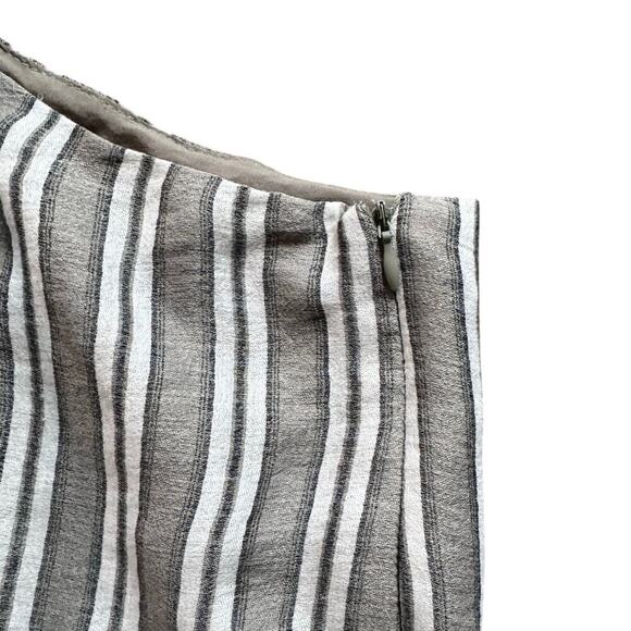 Vici One Shoulder One Shoulder Flutter Sleeve Blouse Size L - Picture 3 of 7